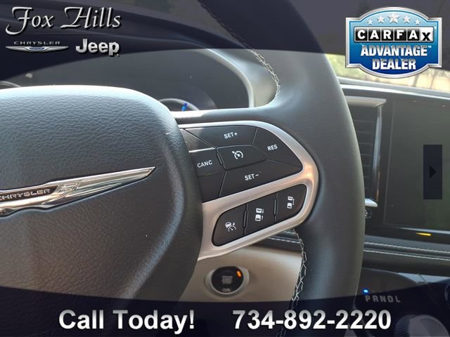 Used 2023 Chrysler Pacifica Touring-L FWD image 20
