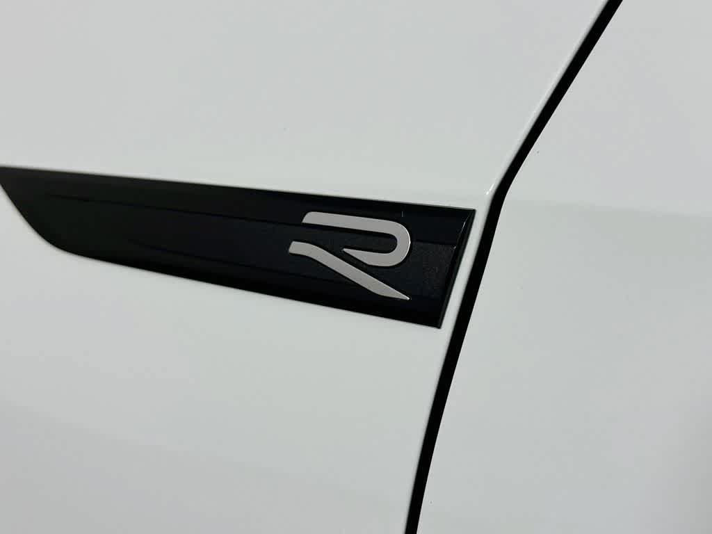 Used 2023 Volkswagen Golf R AWD/4WD image 7