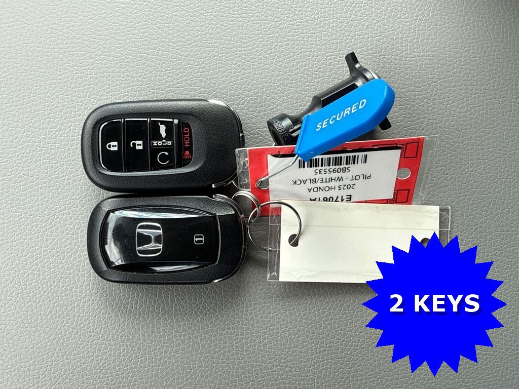 Certified 2025 Honda Pilot Touring image 4