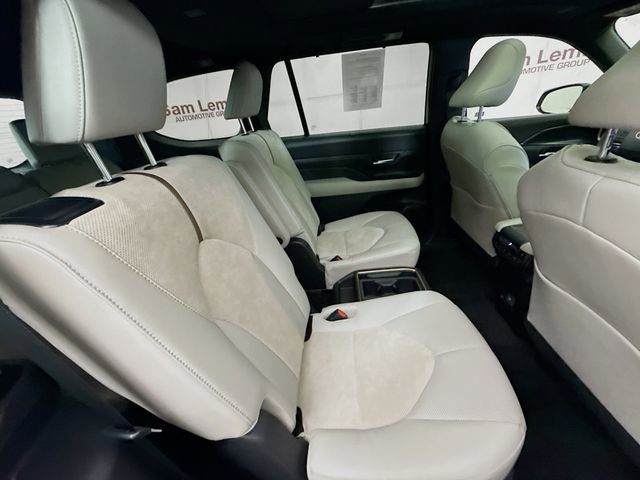 Used 2025 Toyota Grand Highlander AWD Hybrid image 29