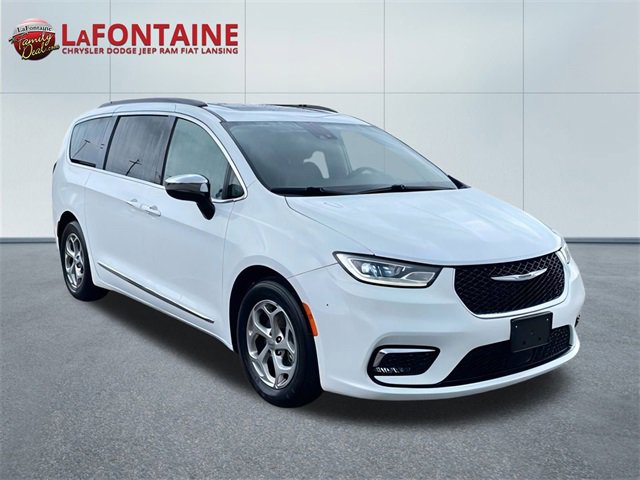 Used 2023 Chrysler Pacifica Limited image 3