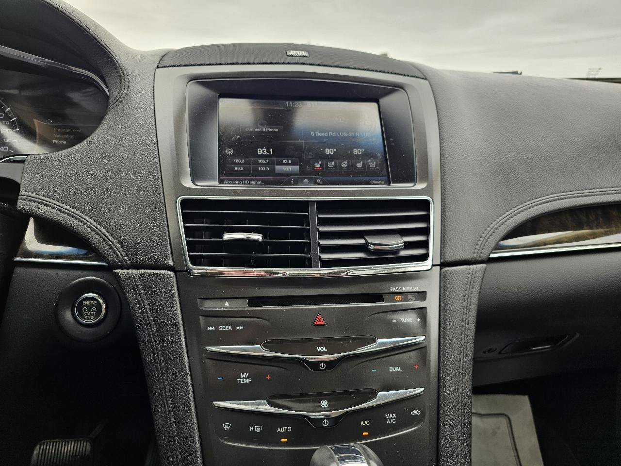 Used 2014 Lincoln MKT AWD image 20