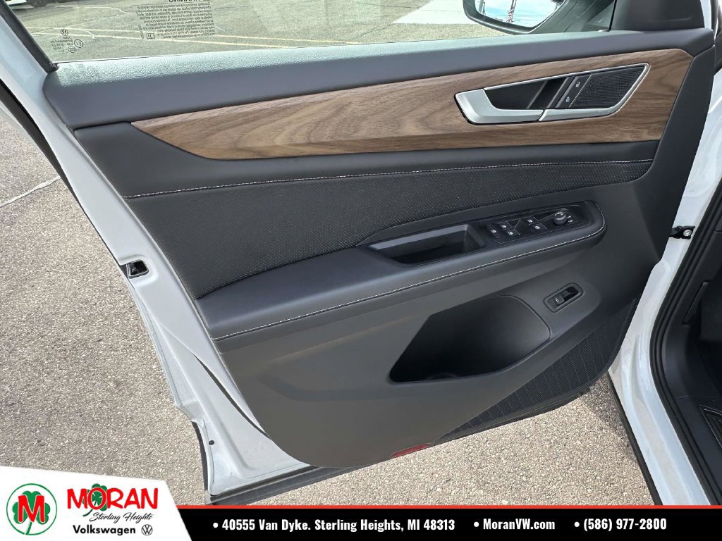 Certified 2026 Volkswagen Atlas SE w/ Panoramic Sunroof Package AWD/4WD image 17