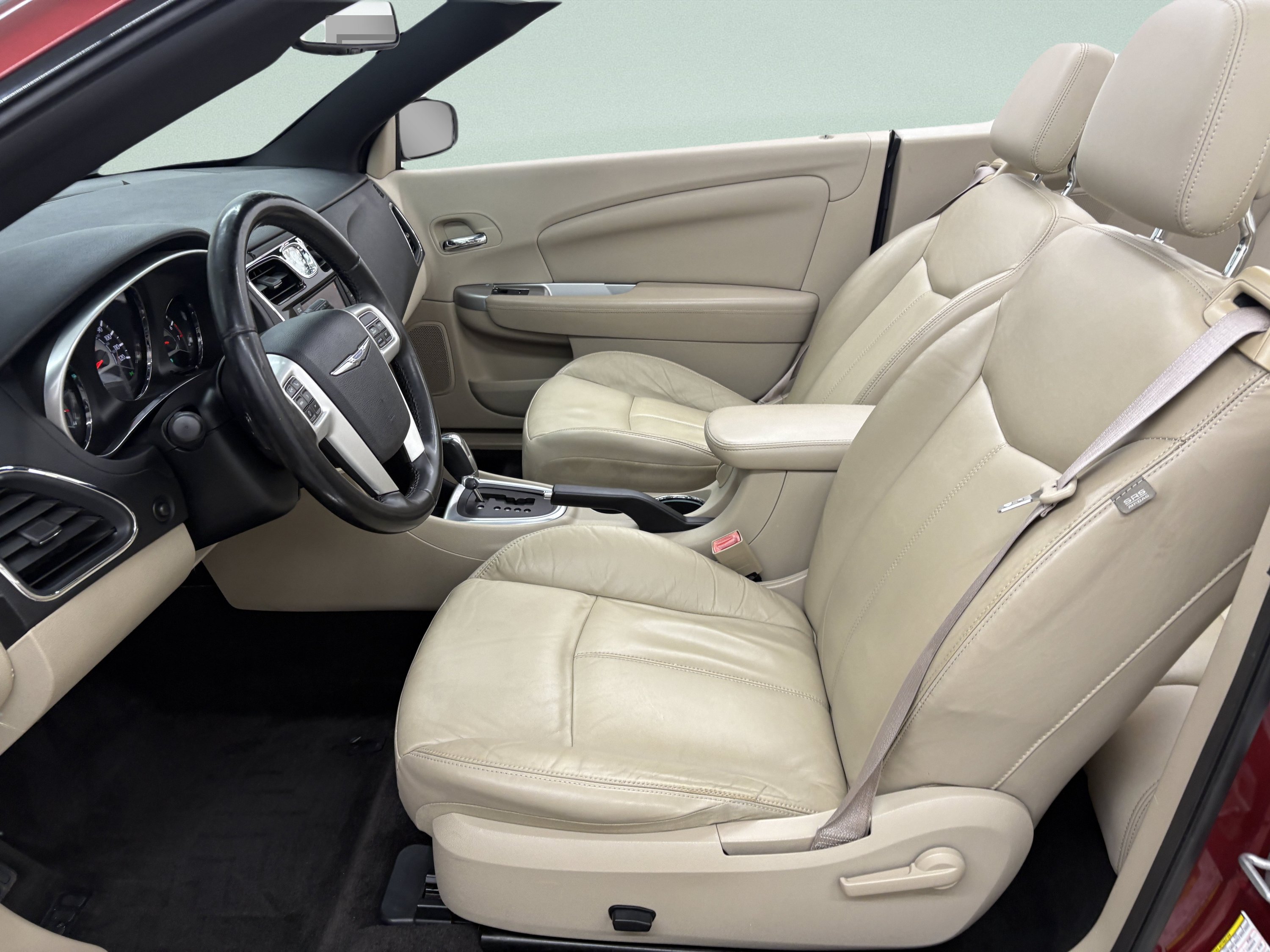 Used 2011 Chrysler 200 Limited FWD image 16