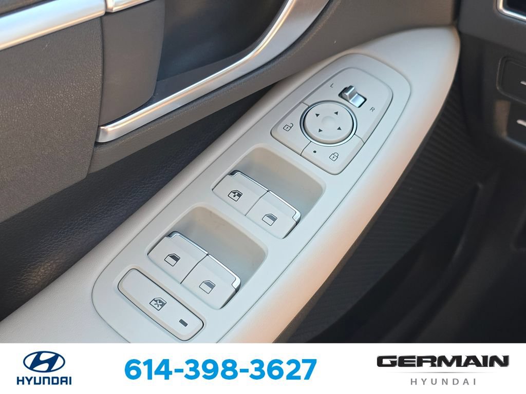 Used 2023 Hyundai Sonata SE w/ Cargo Package FWD image 26