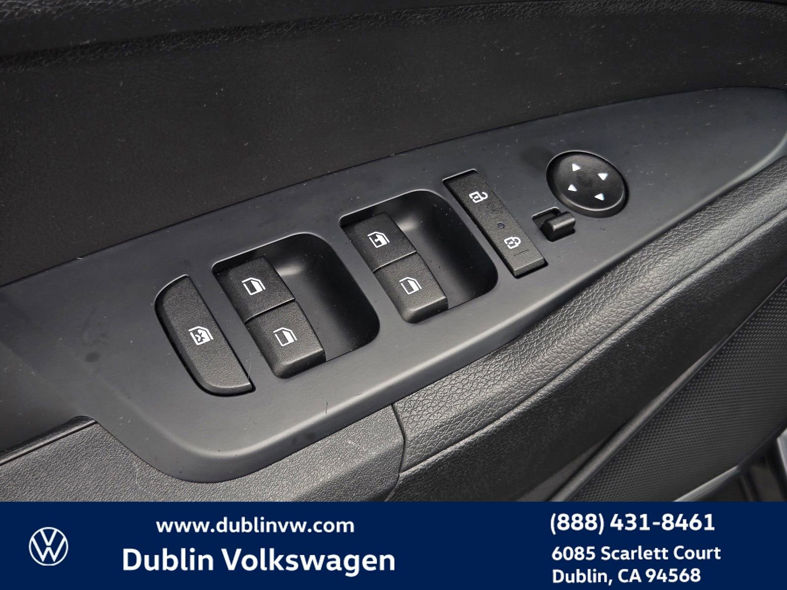 Used 2023 Kia Sportage LX image 11