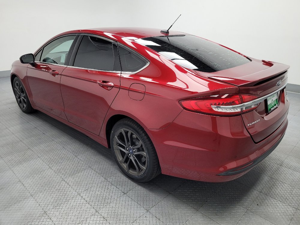 Used 2018 Ford Fusion SE w/ Equipment Group 201A FWD image 3