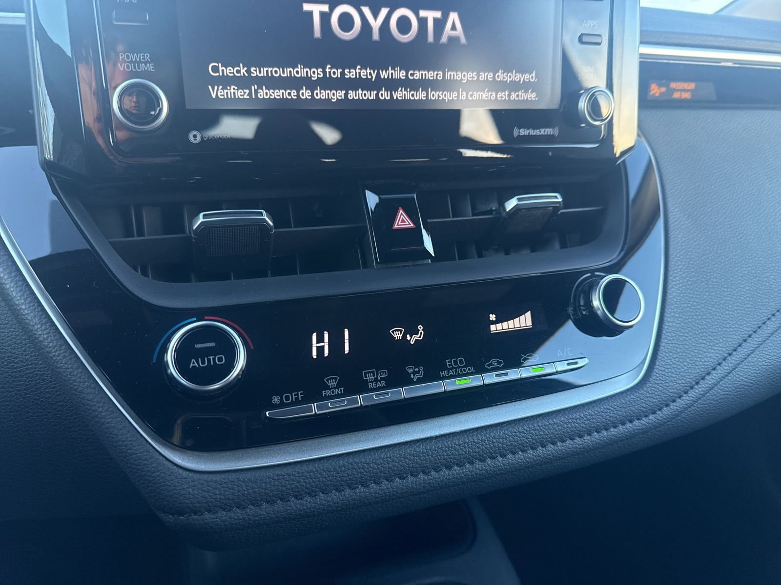 Used 2022 Toyota Corolla SE w/ Carpet Mat Package (TMS) image 20