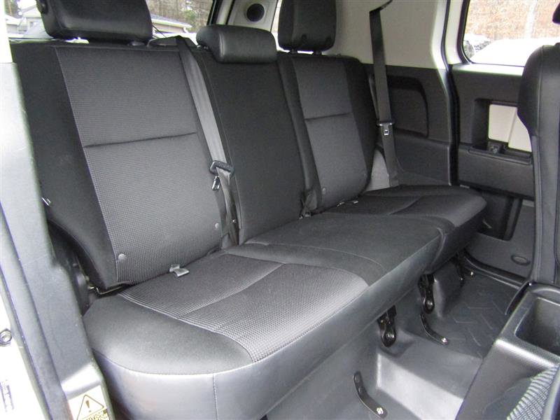 Used 2011 Toyota FJ Cruiser 4WD image 31
