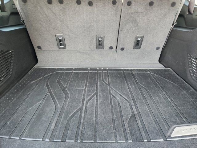 Used 2024 Chevrolet Suburban High Country w/ Premium Package image 35