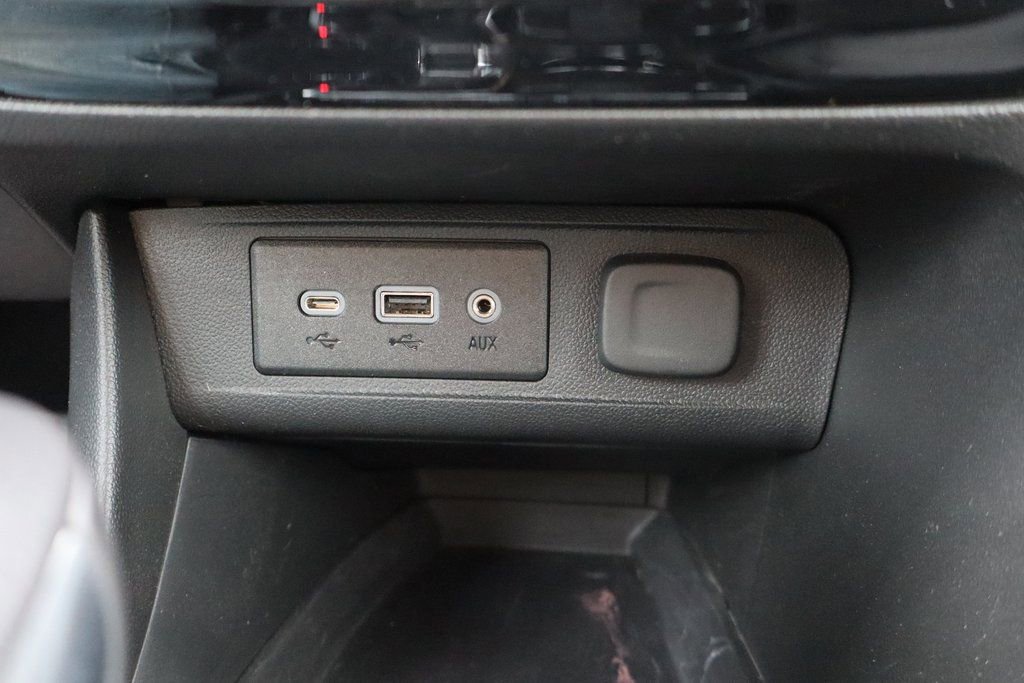 Used 2023 Buick Encore GX Select w/ Safety Package II image 15