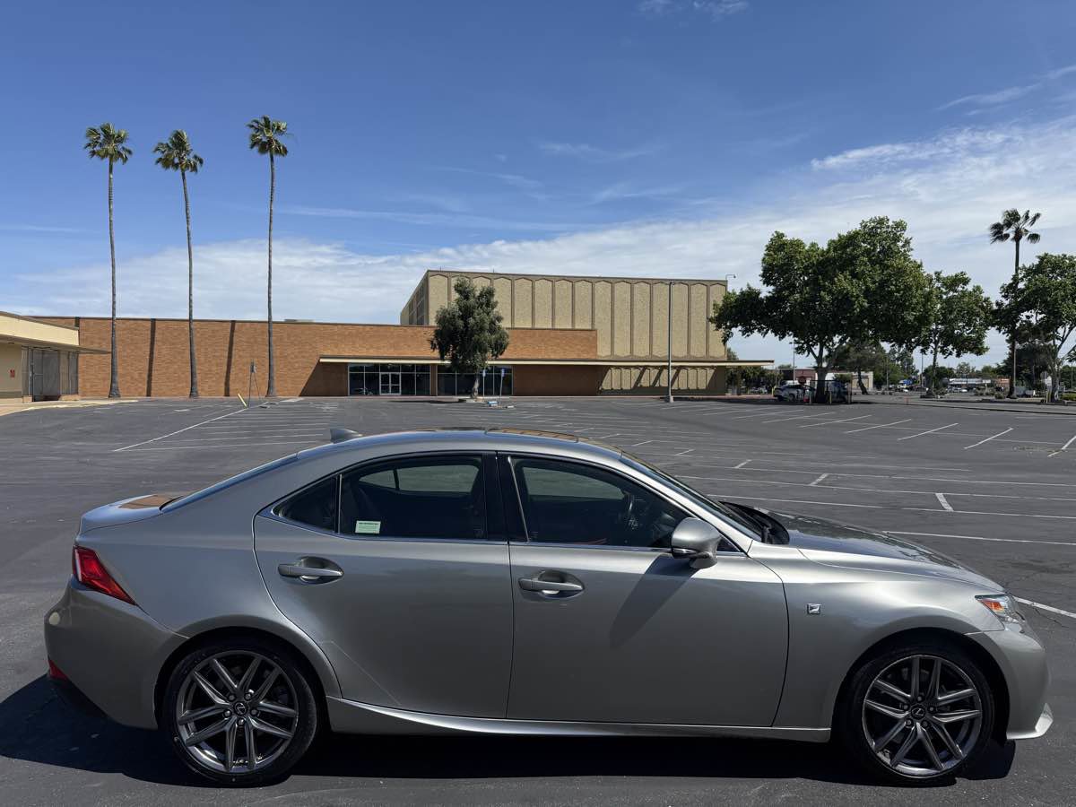 Used 2016 Lexus IS 200t RWD image 8