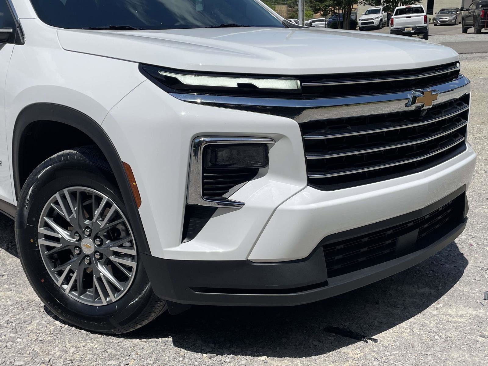 Used 2025 Chevrolet Traverse LT w/ LPO, Floor Liner Package image 27