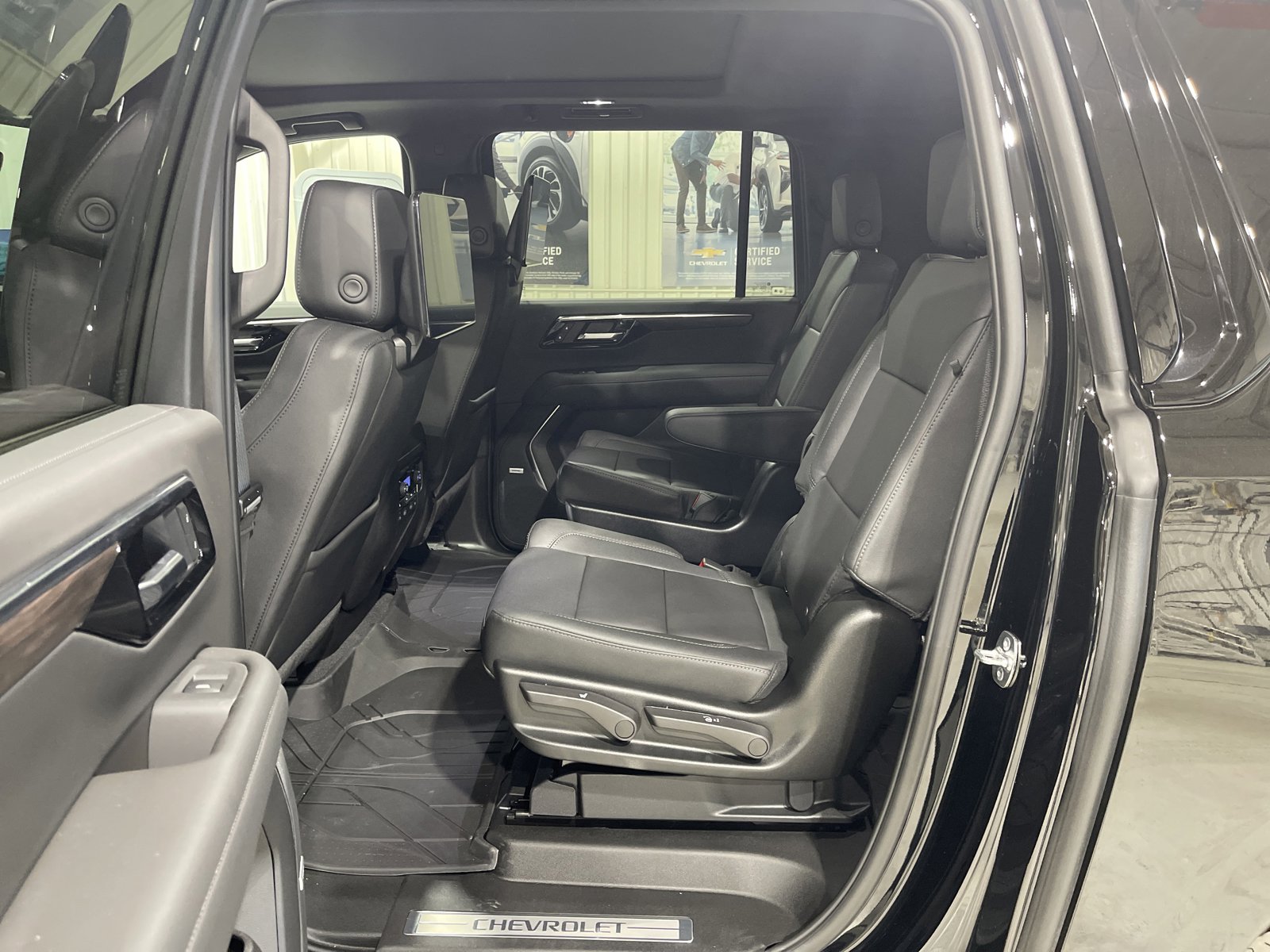 Used 2026 Chevrolet Suburban Z71 w/ Z71 Off-Road Package image 12