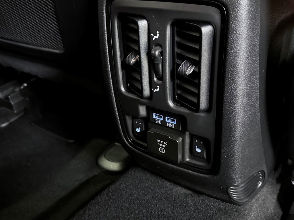 Used 2022 Dodge Durango R/T w/ Blacktop Package image 24