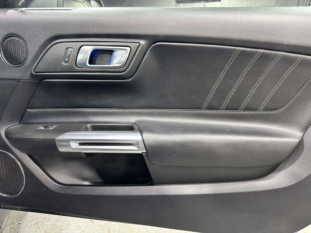 Used 2018 Ford Mustang Premium RWD image 33