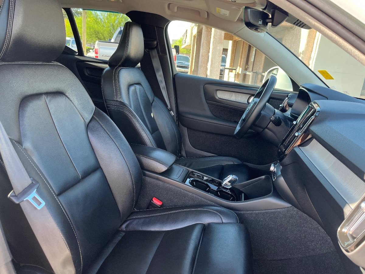 Used 2023 Volvo XC40 B5 Plus AWD/4WD image 37