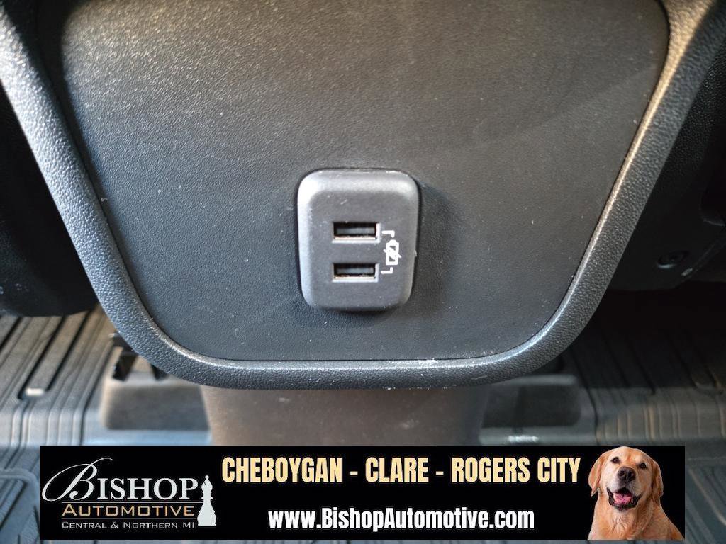 Used 2023 GMC Terrain SLE w/ Driver Convenience Package image 32