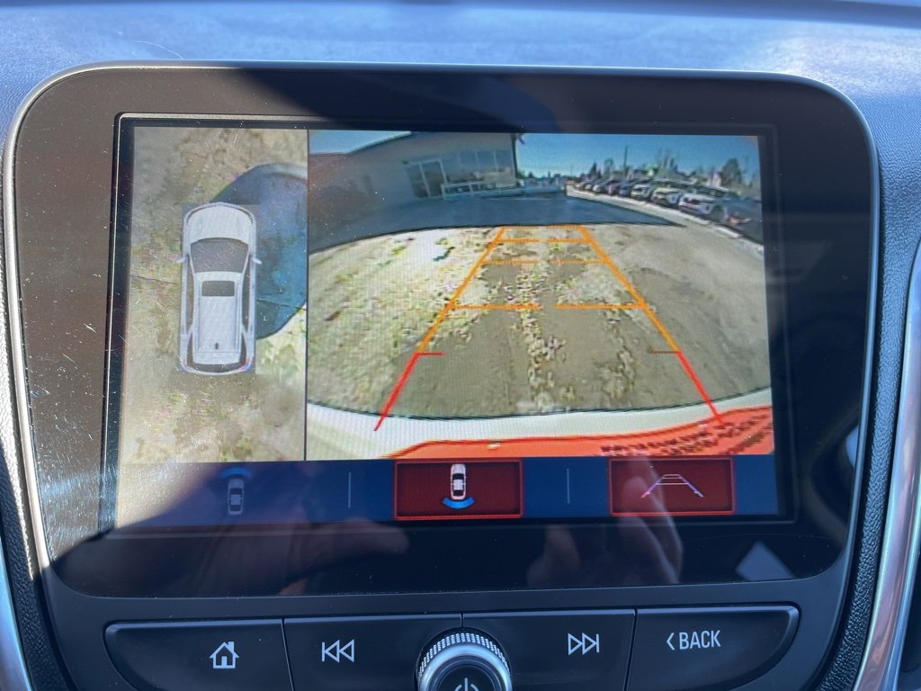 Used 2018 Chevrolet Equinox Premier image 11