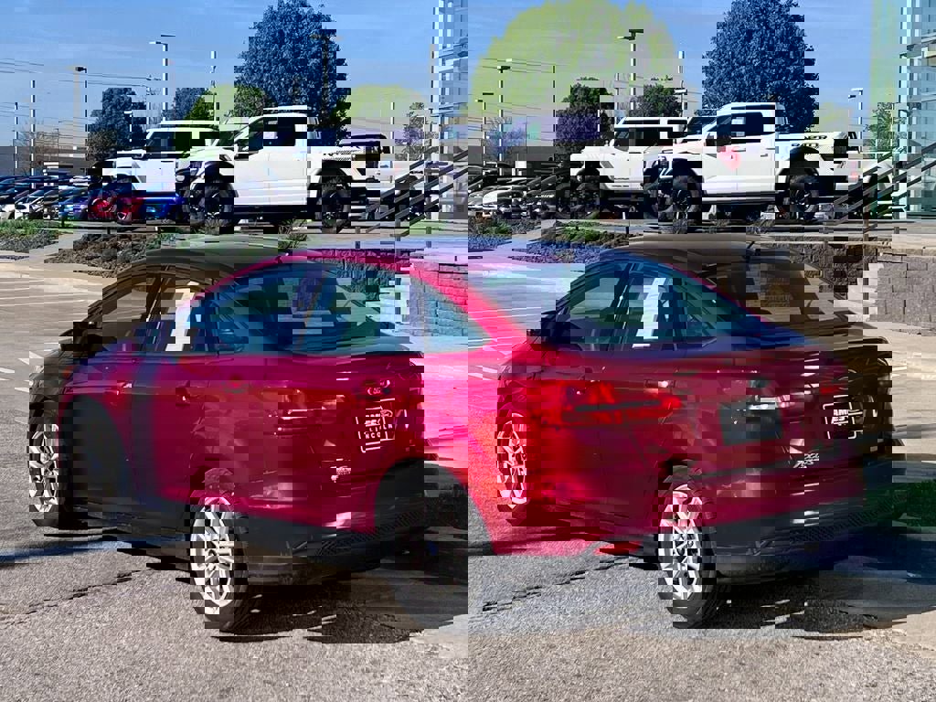 Used 2016 Ford Focus SE FWD image 4