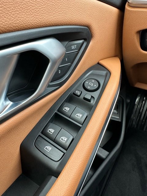 Used 2025 BMW 330i xDrive Sedan w/ Convenience Package image 18