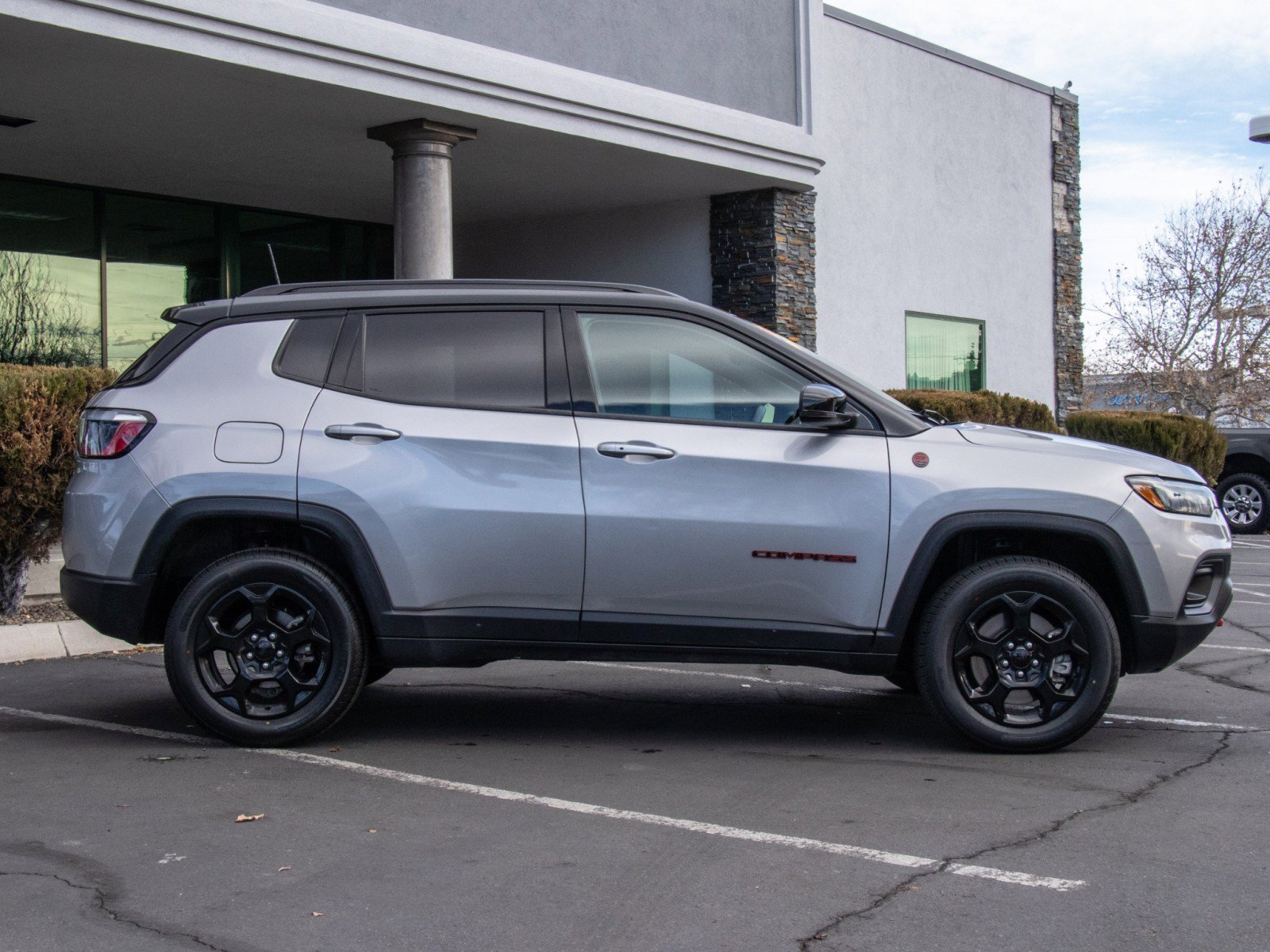 Used 2023 Jeep Compass Trailhawk image 8