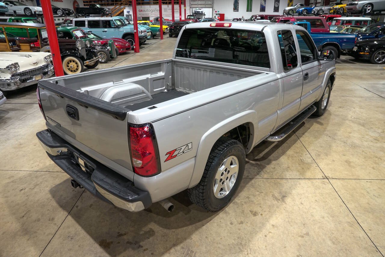 Used 2006 Chevrolet Silverado 1500 LT w/ Onstar Plus Package AWD/4WD image 17
