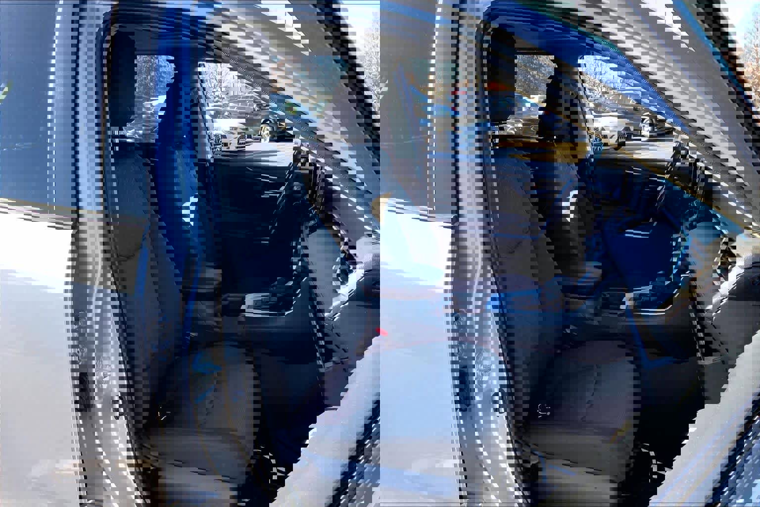 Used 2020 Toyota RAV4 XLE image 8