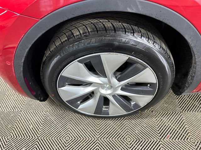 Used 2022 Tesla Model Y Long Range image 11