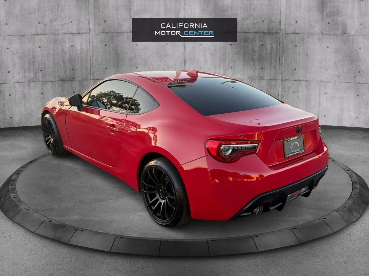 Used 2020 Toyota 86 RWD image 7