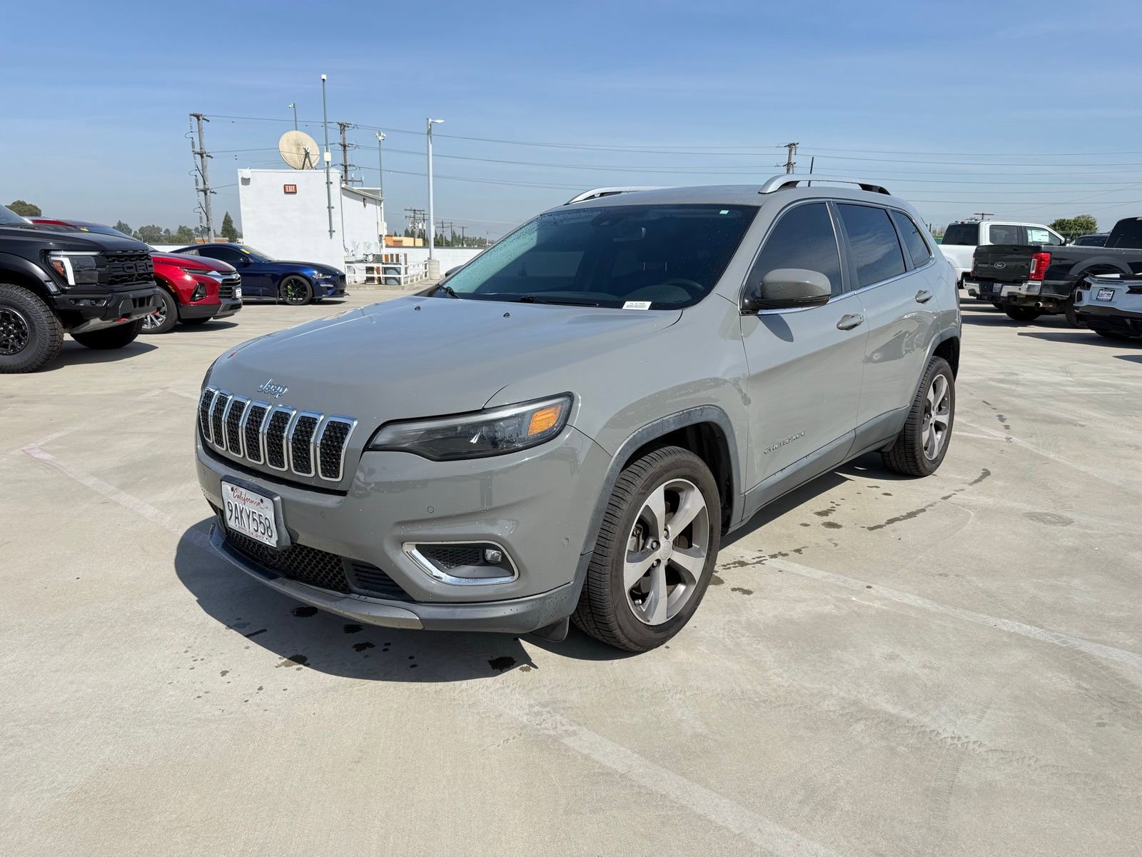 Used 2020 Jeep Cherokee Limited w/ Technology Group image 1