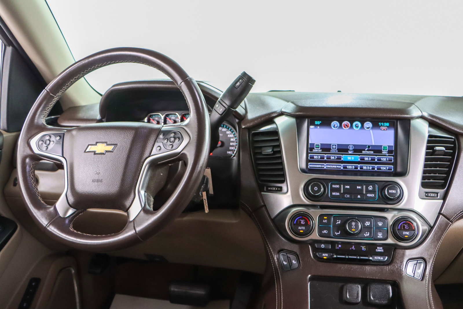 Used 2018 Chevrolet Suburban LT image 18