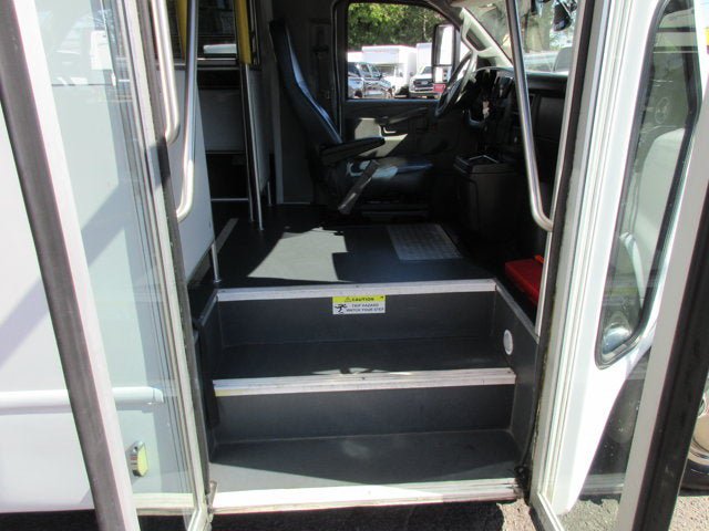 Used 2022 Chevrolet Express 3500 w/ Shuttle Bus Package RWD image 22
