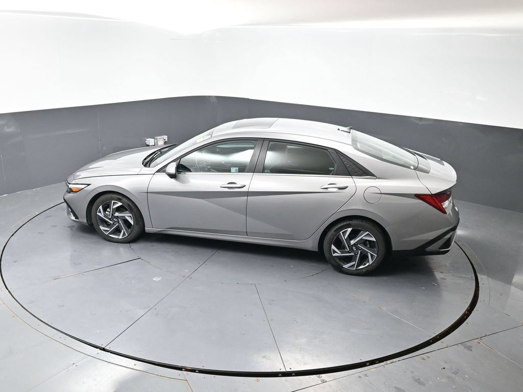 Used 2024 Hyundai Elantra Limited FWD image 47