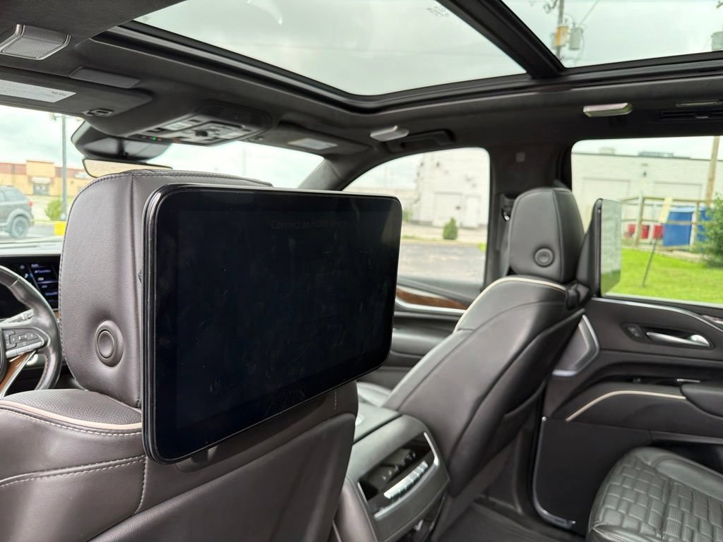 Used 2023 Cadillac Escalade Sport Platinum w/ Heavy-Duty Trailer Package AWD/4WD image 20