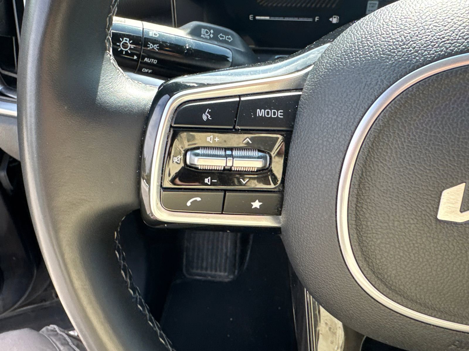 Used 2024 Kia Sorento S image 25