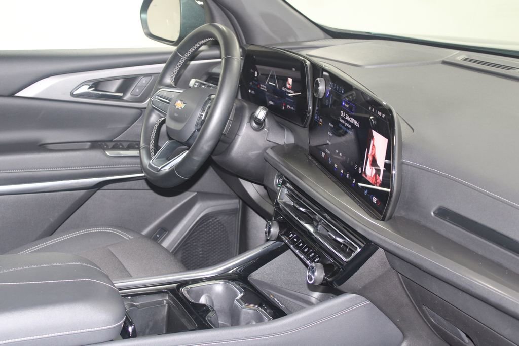 Used 2024 Chevrolet Traverse LT image 29