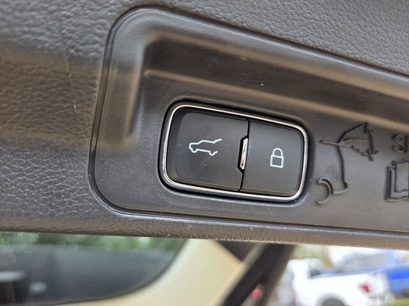 Used 2025 Ford Explorer Active w/ Active Comfort Package RWD image 14