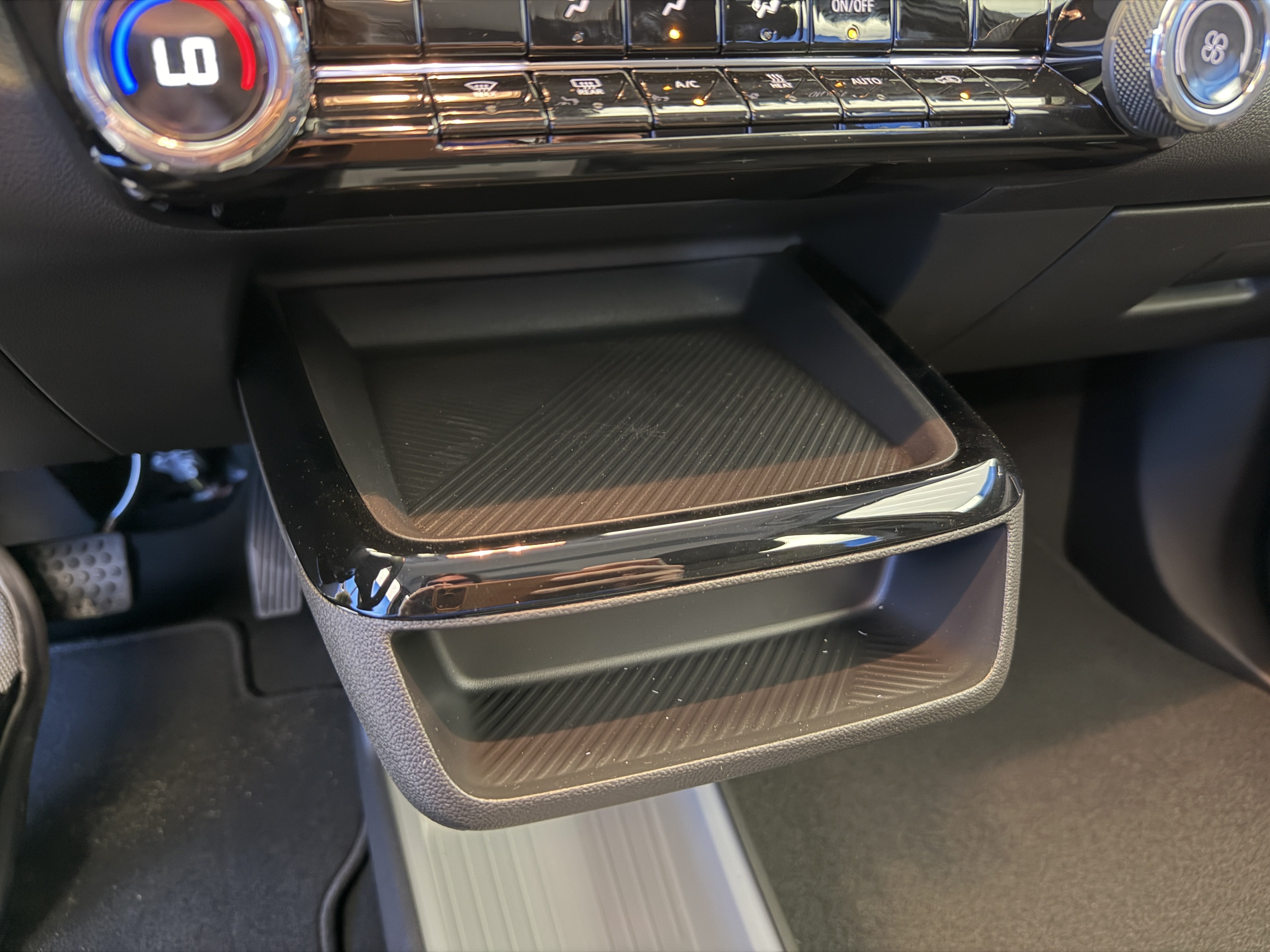 New 2027 Chevrolet Bolt LT FWD image 21