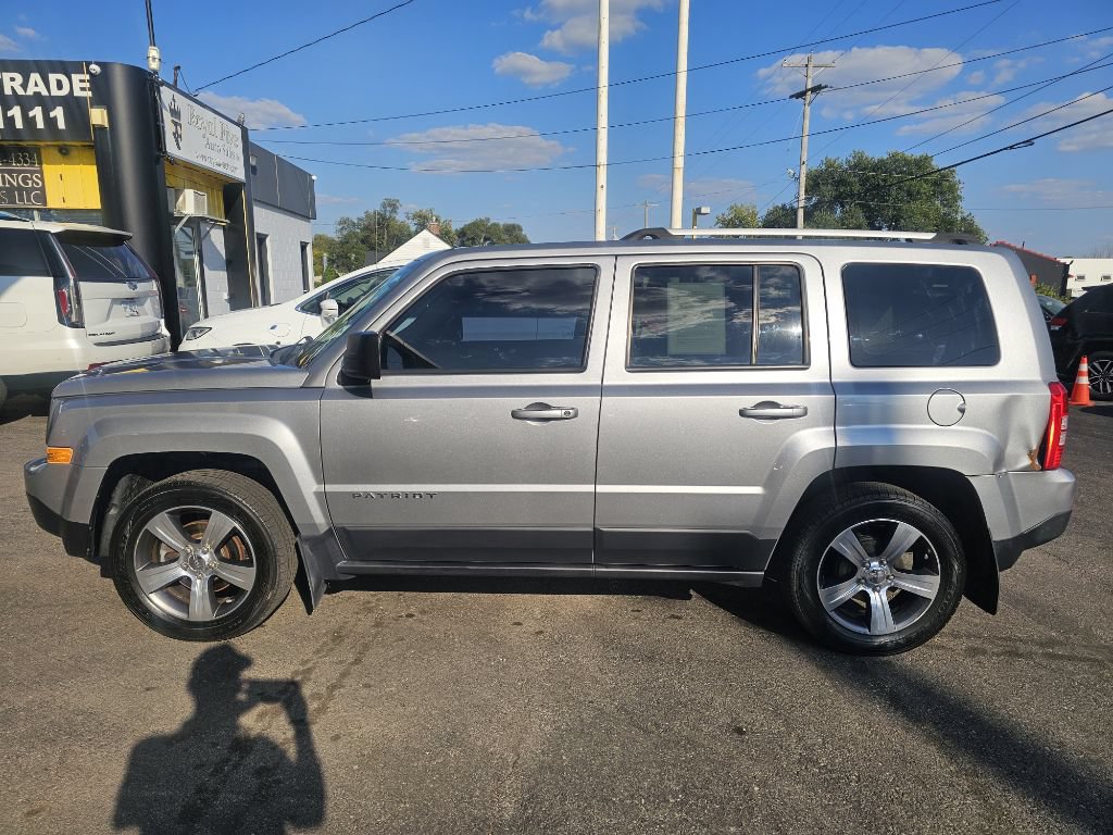 Used 2017 Jeep Patriot High Altitude FWD image 11