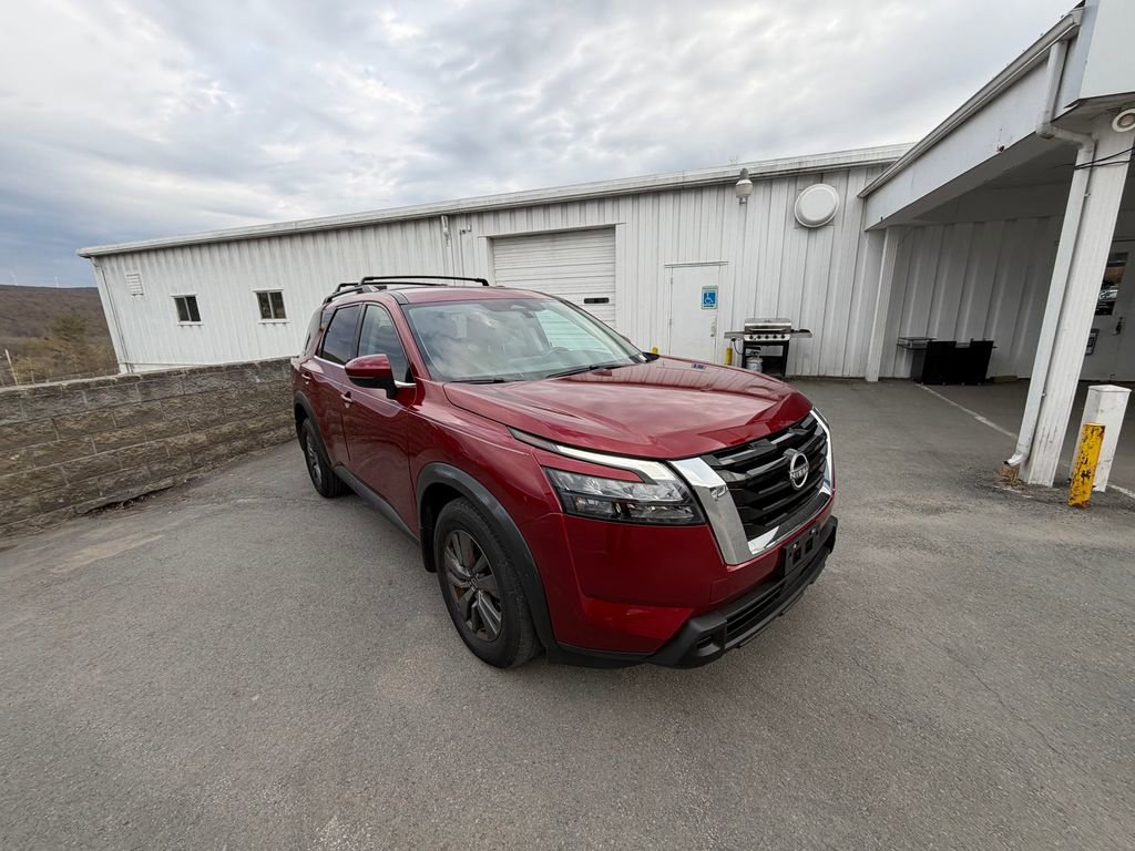 Used 2024 Nissan Pathfinder SV AWD/4WD image 7