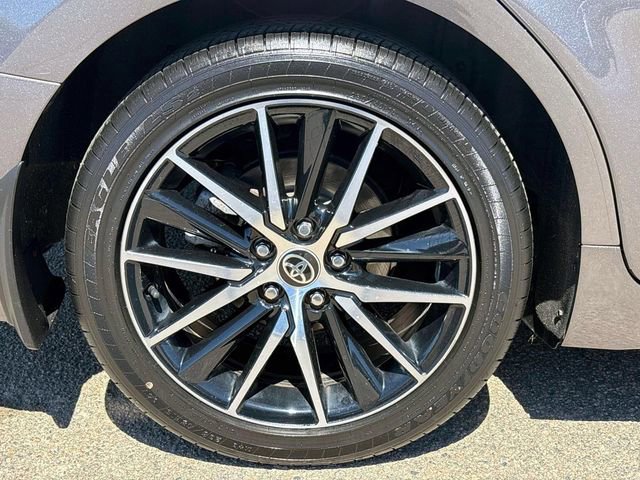 Used 2021 Toyota Camry SE w/ Cold Weather Package FWD image 27