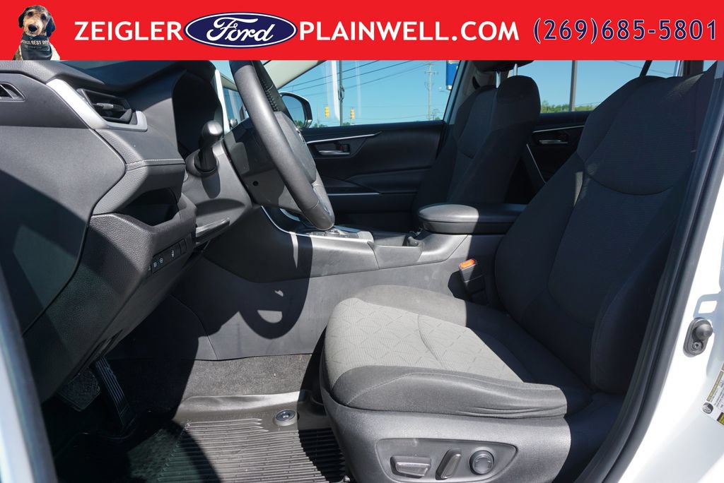 Used 2023 Toyota RAV4 XLE w/ XLE Grade Weather Package AWD/4WD image 16