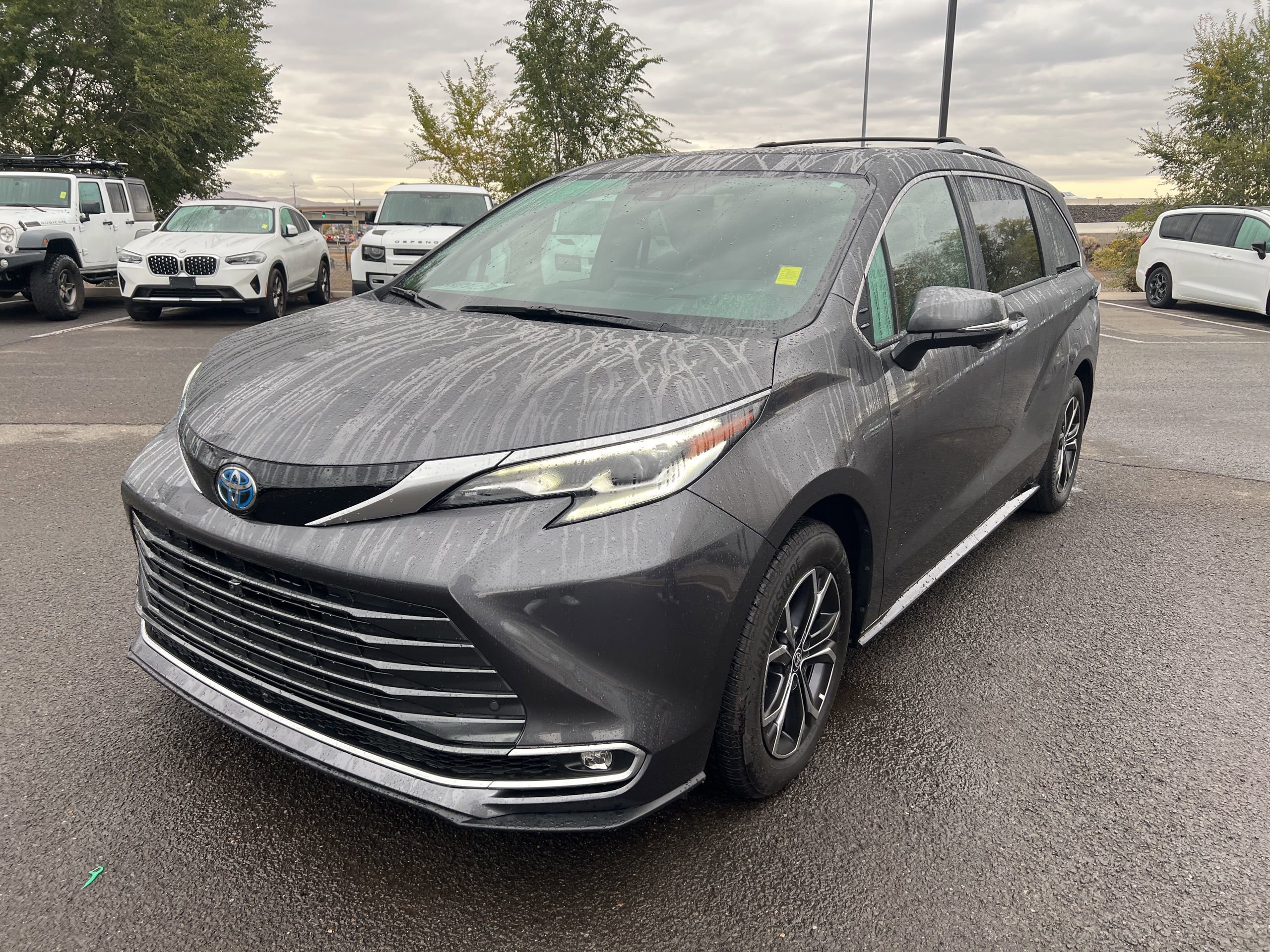 Used 2025 Toyota Sienna Platinum