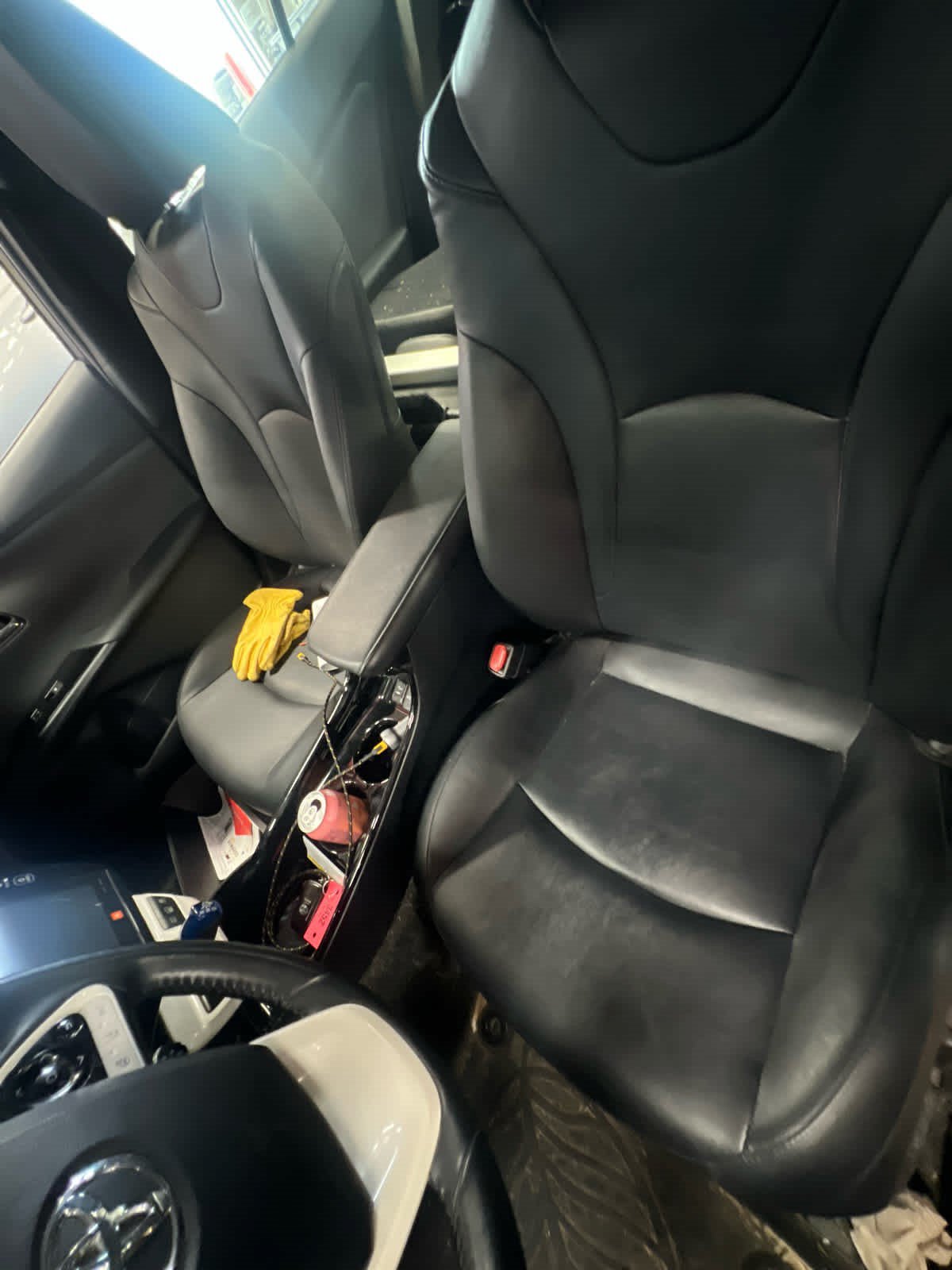Used 2018 Toyota Prius Prime Advanced w/ Carpet Mat Package FWD image 10