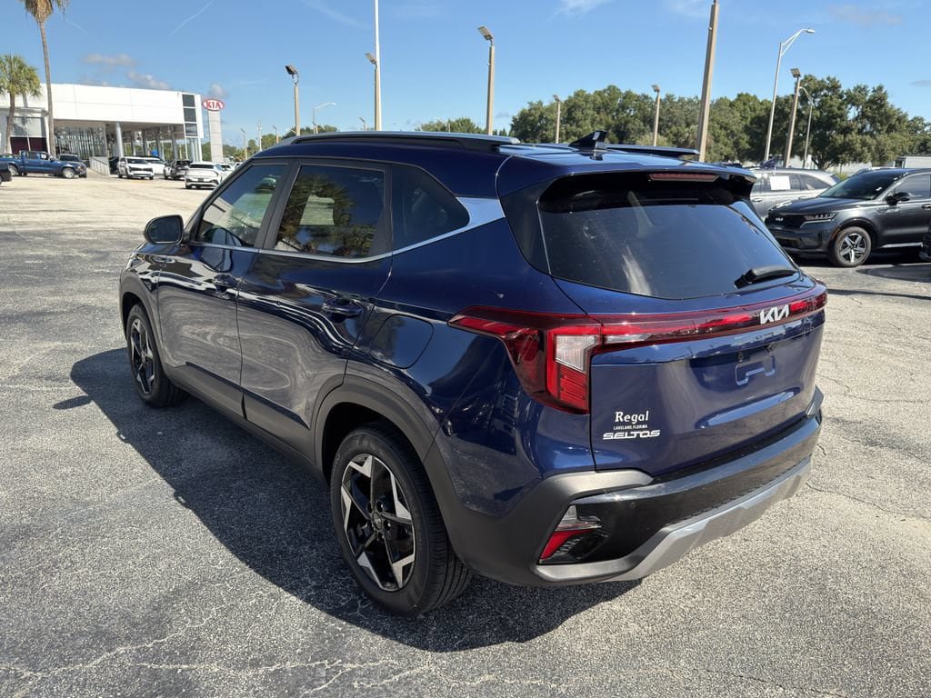 Certified 2025 Kia Seltos EX w/ EX Sunroof Package FWD image 7