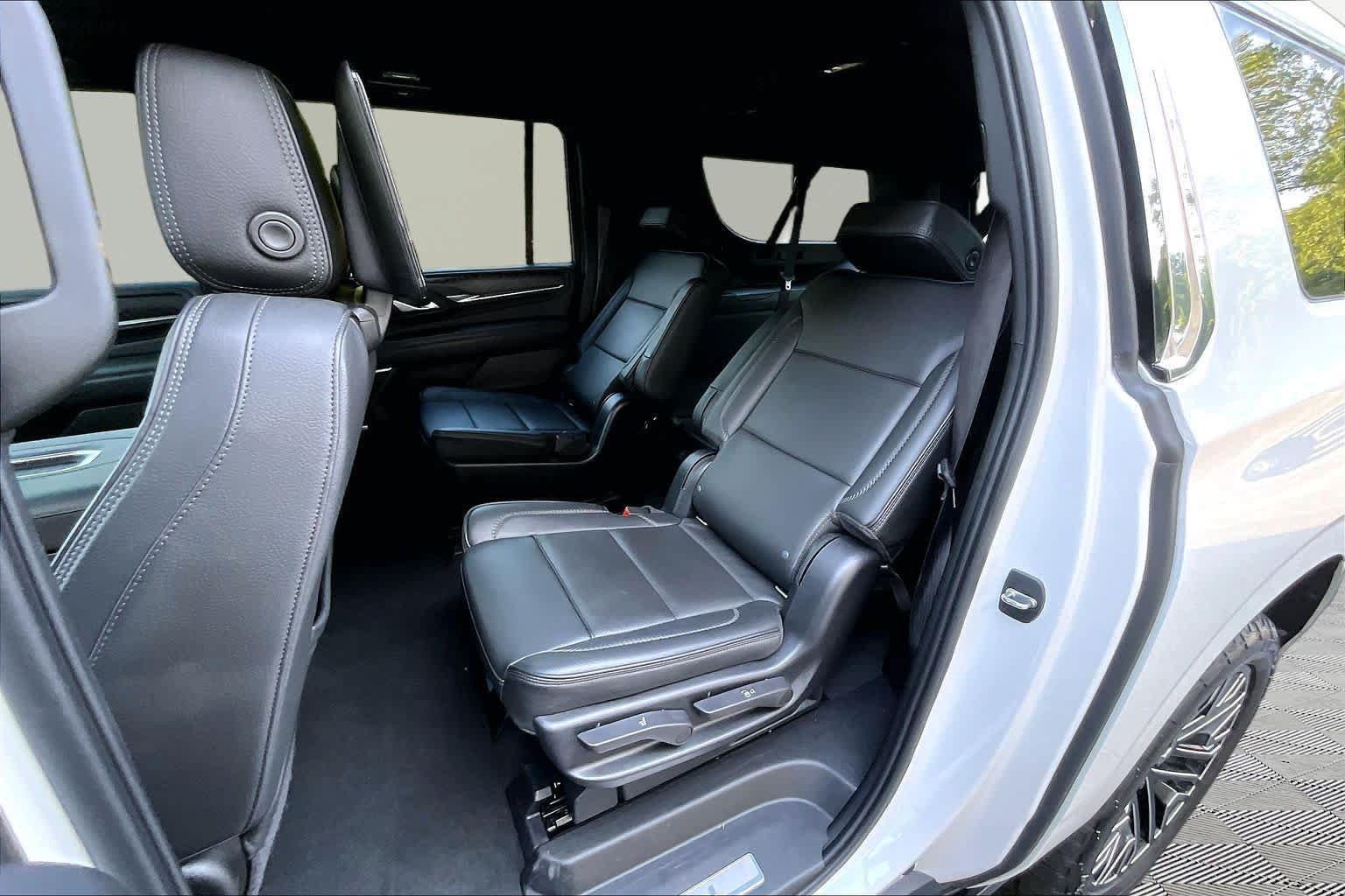 Used 2022 GMC Yukon XL Denali w/ Denali Premium Package RWD image 21
