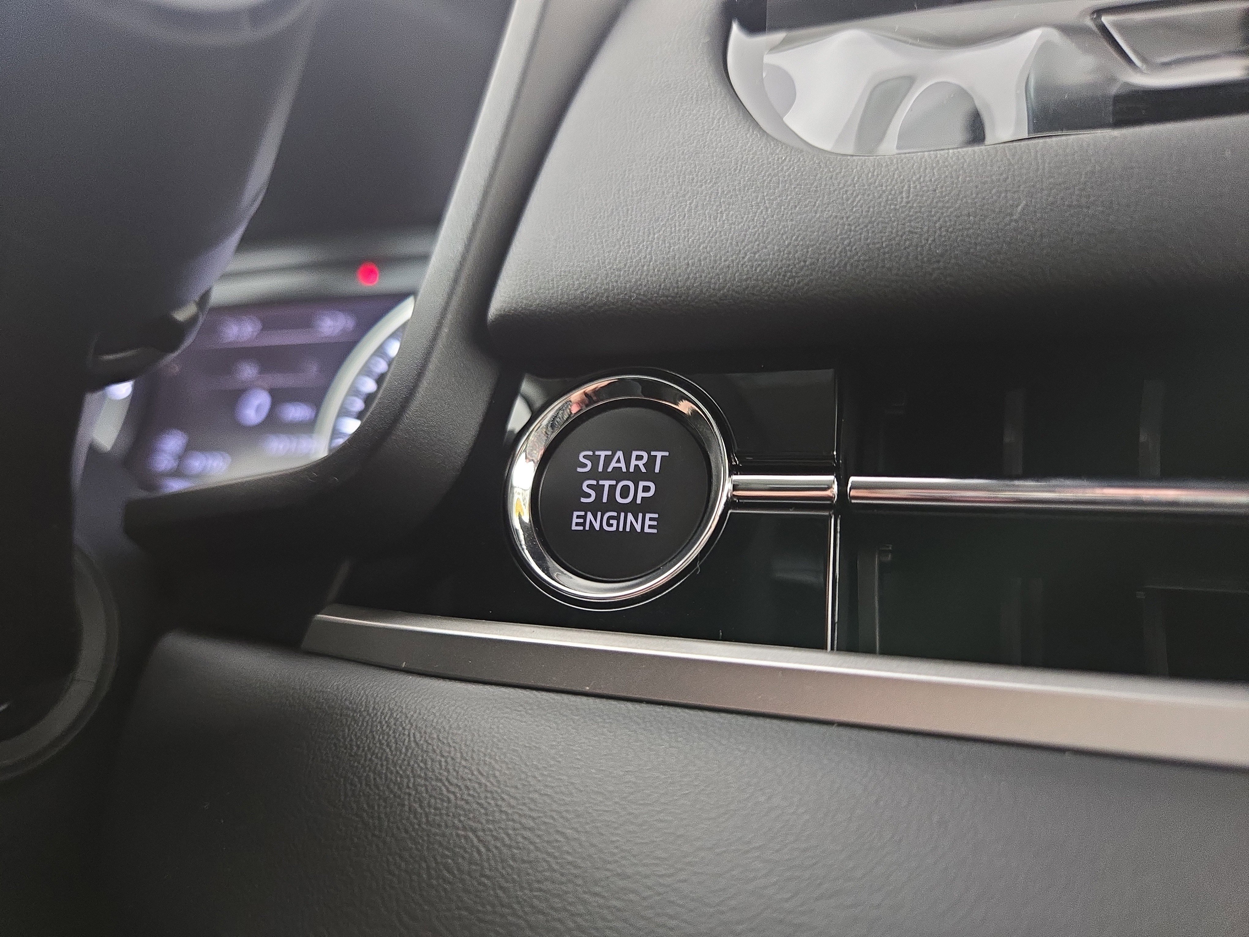 New 2026 Mitsubishi Outlander SE image 25