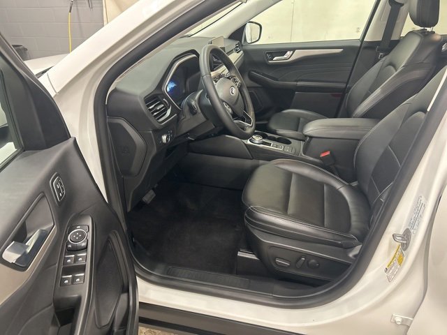 Used 2022 Ford Escape SEL w/ Technology Package image 9
