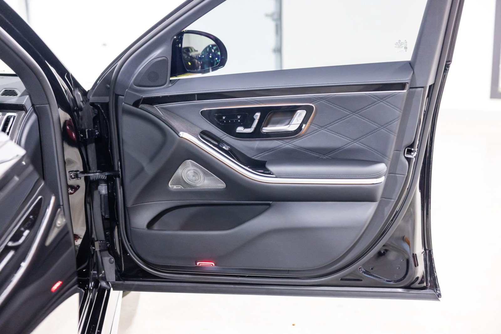 Used 2024 Mercedes-Benz S 63 AMG S w/ AMG Night Package image 26